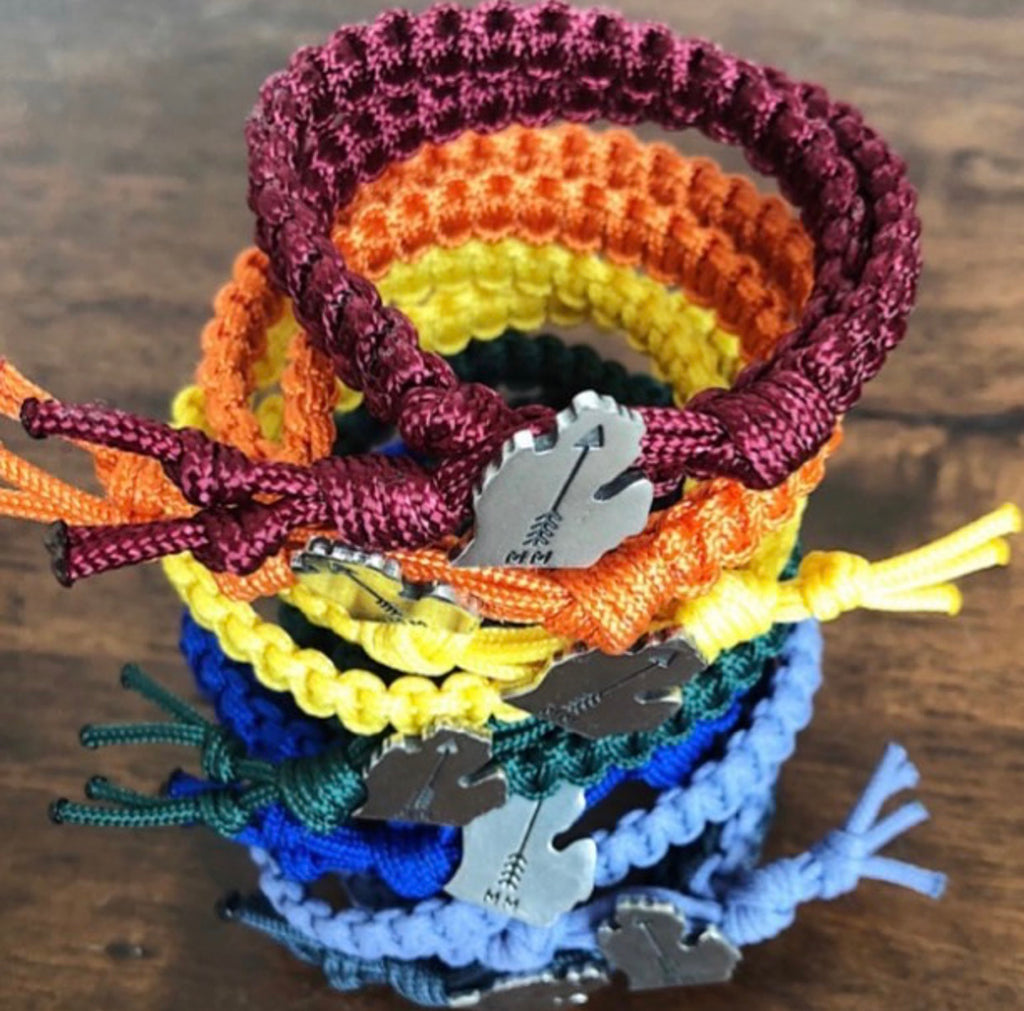 How much do paracord store bracelets sell for